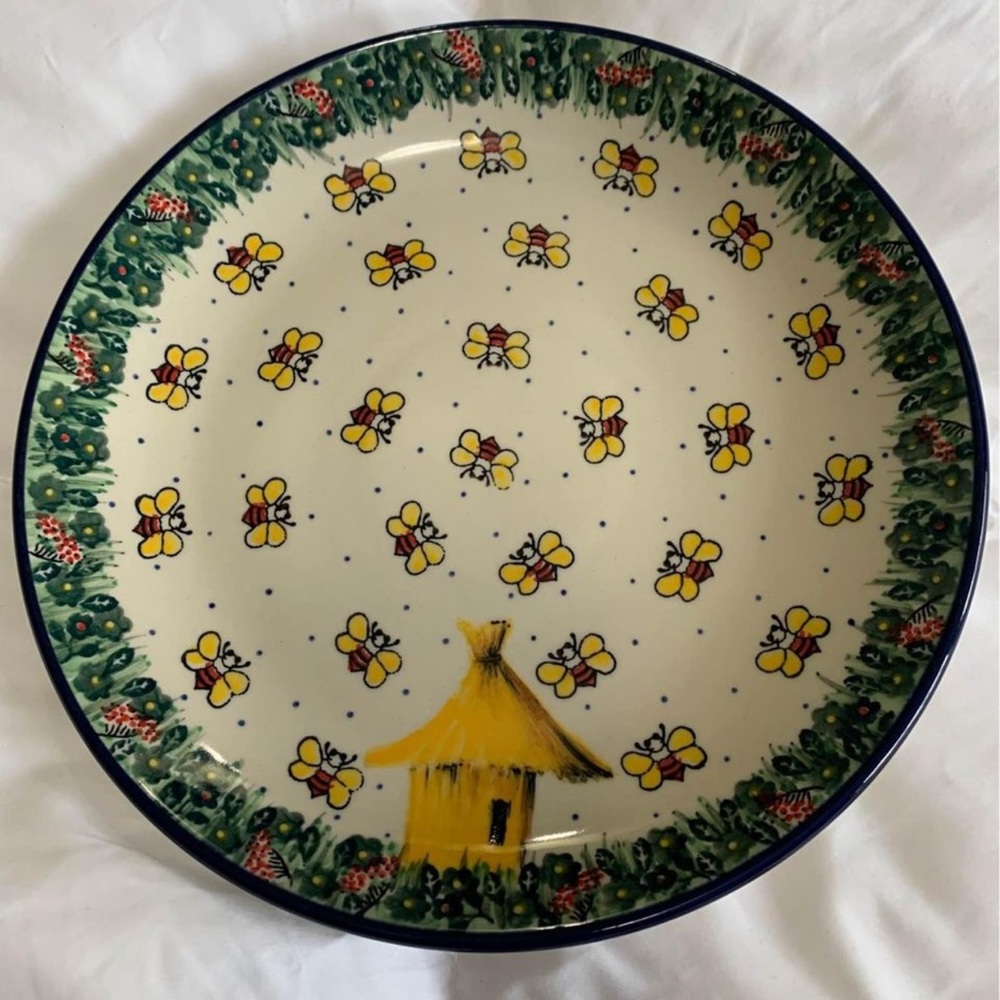 Unikat Polish Pottery Bee Happy Dinner Plate. Rare! NWOT- kept in storage.